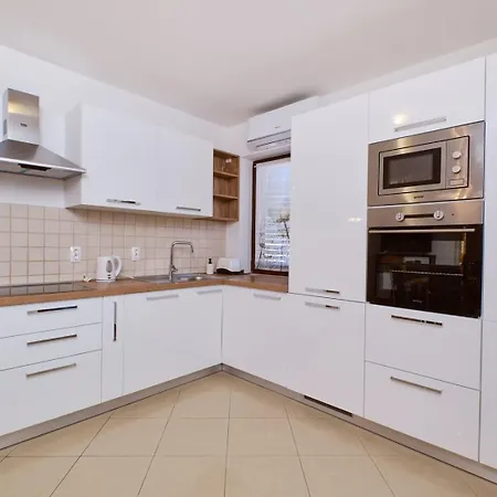 Lota Apartman *