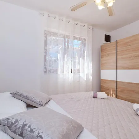 Lota Apartman